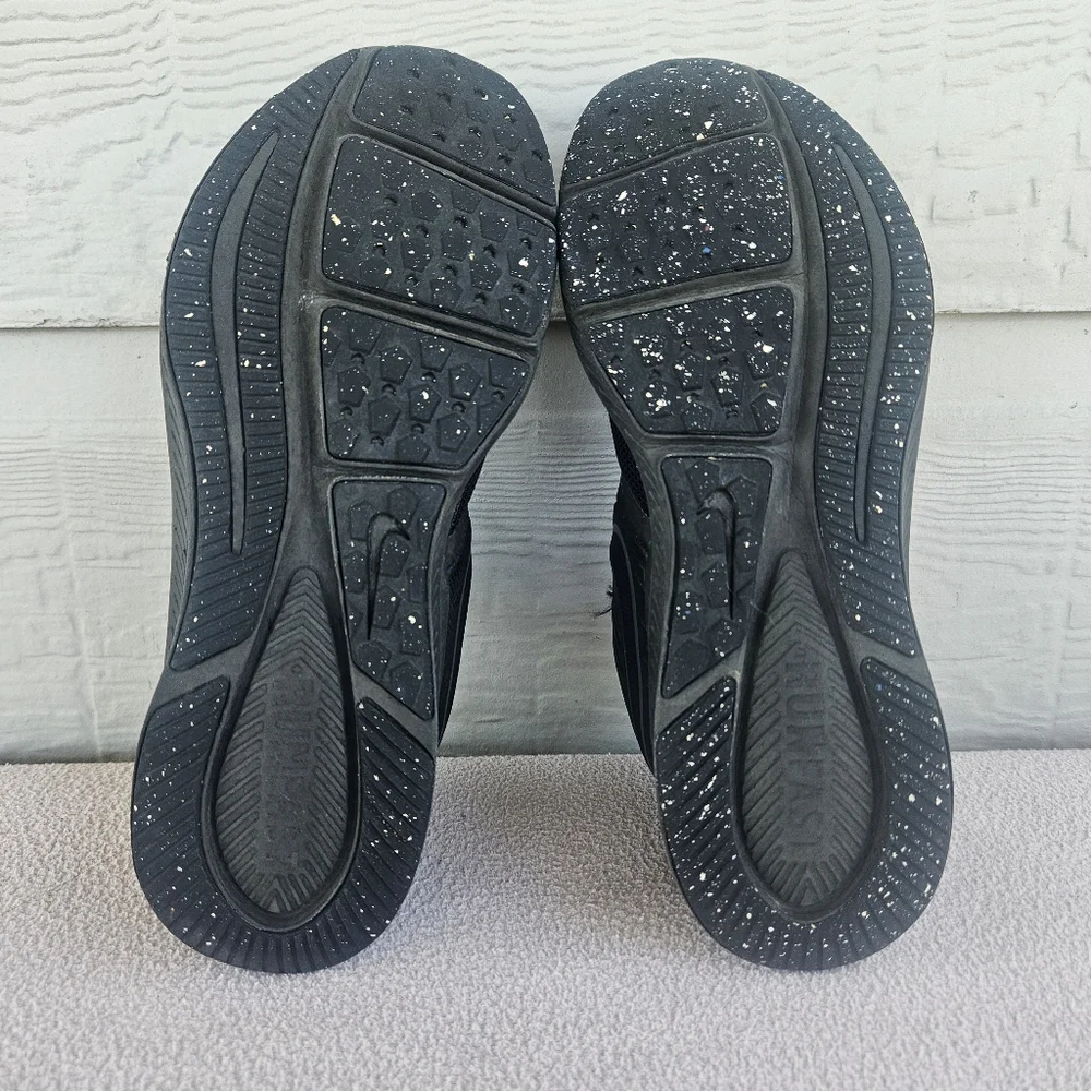 Nike Star Runner 4 Triple Black Athletic Low Top Sneakers Youth SZ 3Y Hook Loop